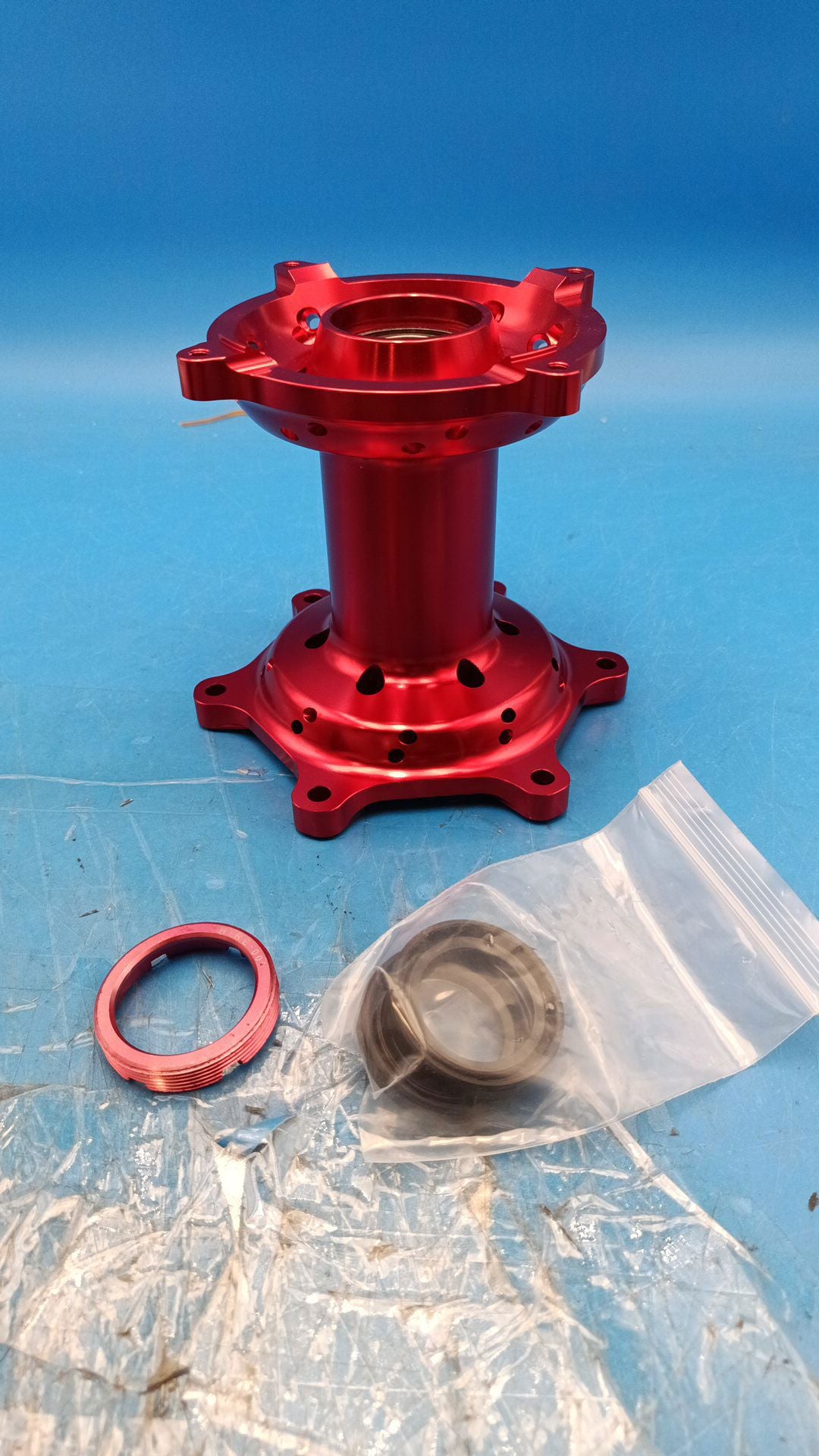 Returned Rear Wheel Hub Red for Honda CR125 CR250 2002-2007 / CRF250R 2004-2013 / CRF450R 2002-2012 1