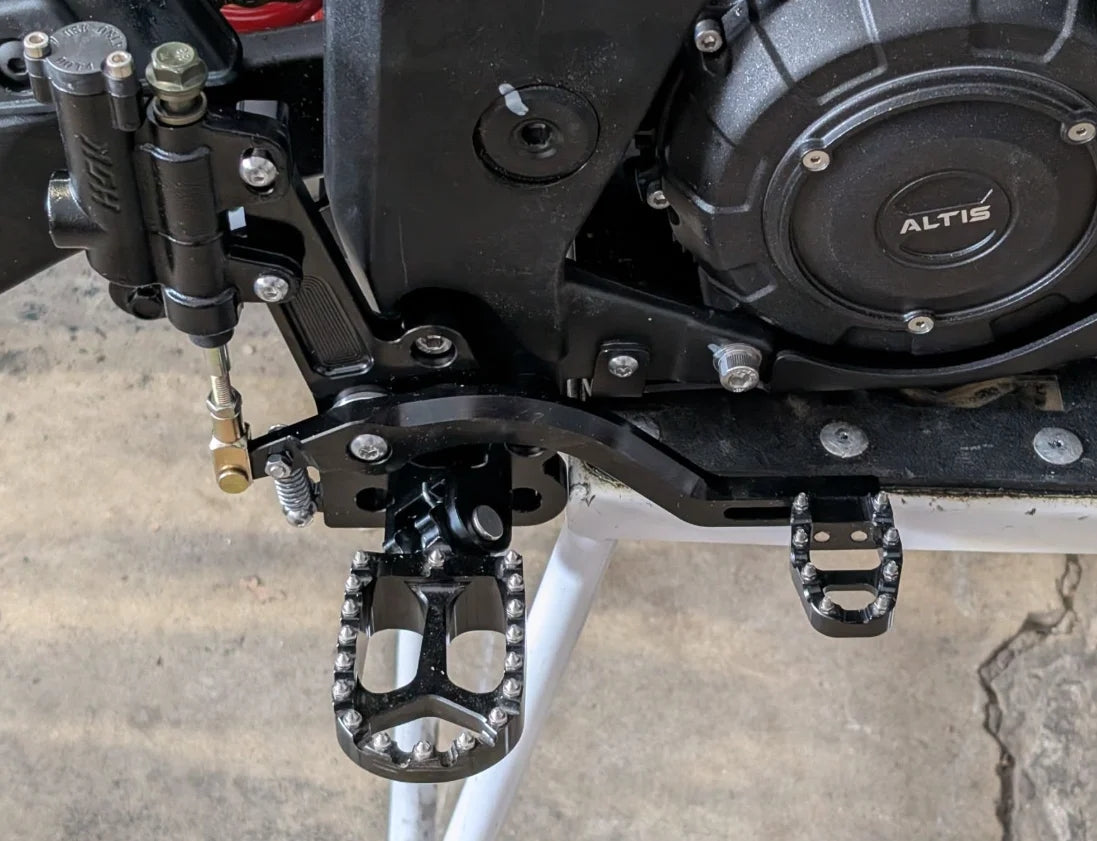 DOT 4 Hydraulic Rear Foot Brake Aluminum For Altis Sigma / Sigma MX 4